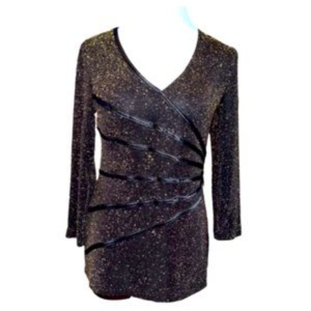 Connected Apparel Metallic V-Neck Black Radiating Detail Top NWOT